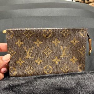 Authentic Louis Vuitton GM Monogram Pouchette
